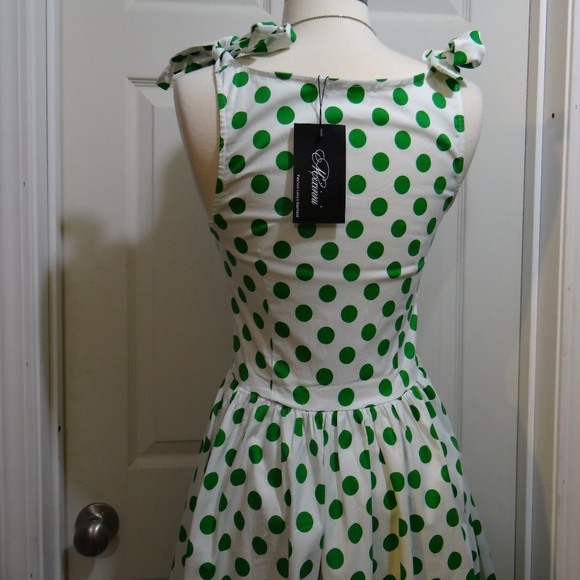 1950's Vintage Style Fit & Flare Polka Dot Dress! - Picture 7 of 7